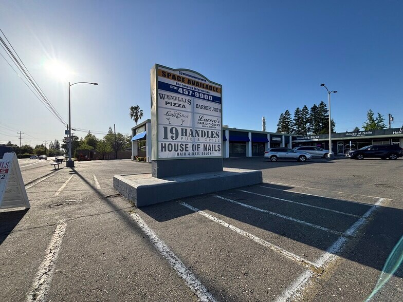 4211-4239 Arden Way, Sacramento, CA à louer - Photo de l’immeuble – Image 2 sur 12