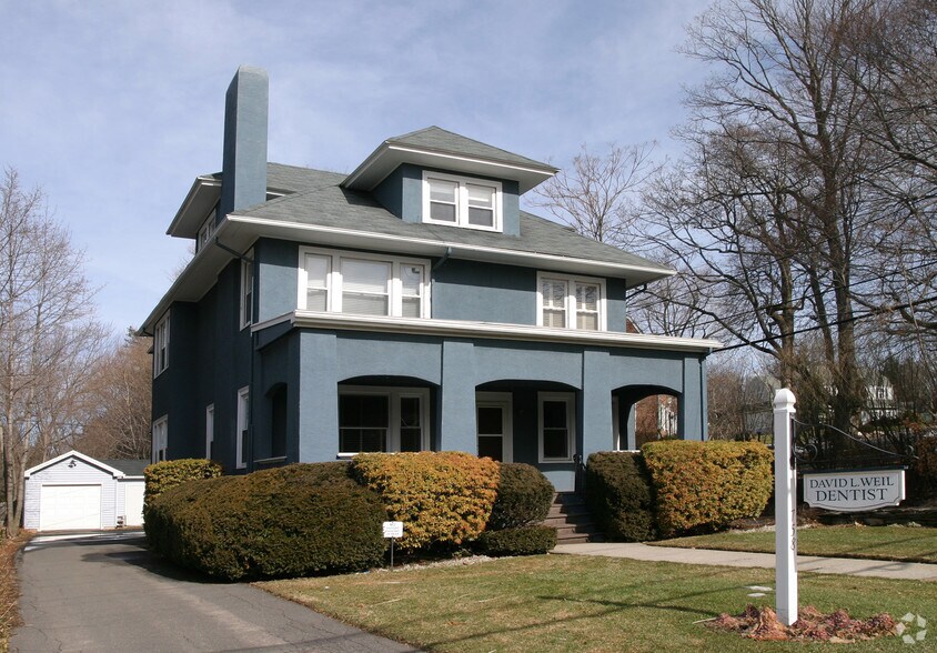 758 Farmington Ave, West Hartford, CT à louer - Photo de l’immeuble – Image 3 sur 13