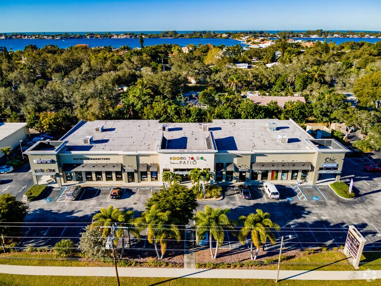 S Tamiami Trl, Sarasota, FL à louer - Aérien – Image 2 sur 3