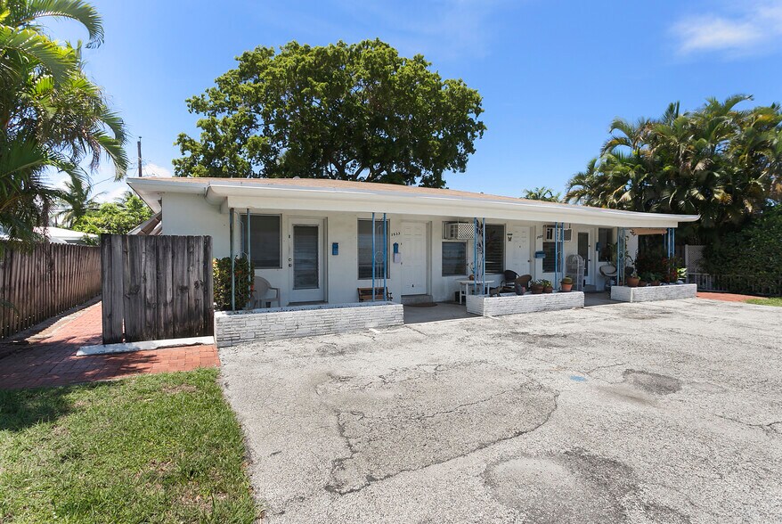 1933 NE 26th Dr, Wilton Manors, FL à vendre - Photo de l’immeuble – Image 3 sur 16