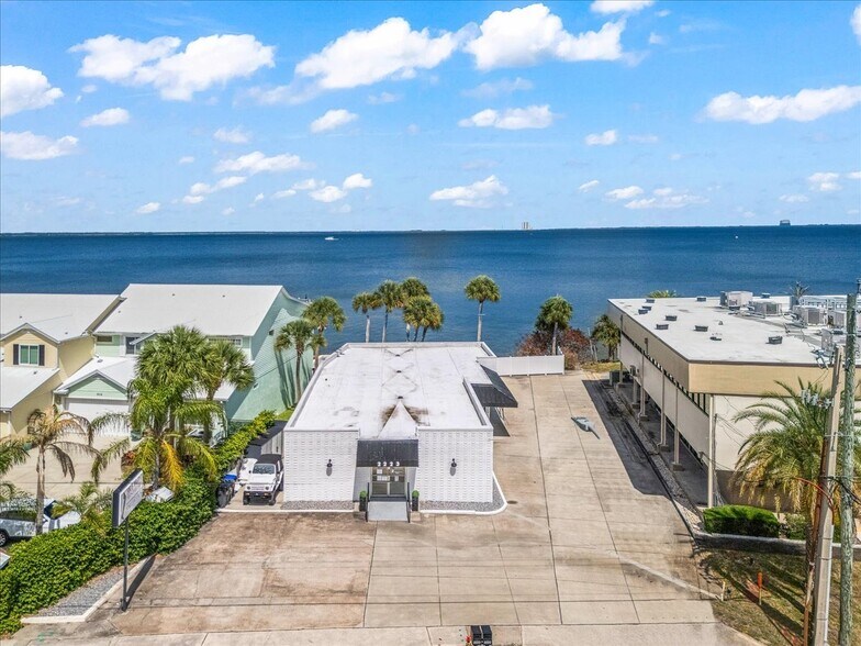 2225 S Washington Ave, Titusville, FL à vendre - Photo de l’immeuble – Image 1 sur 38