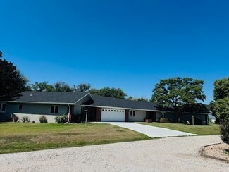 Plus de détails pour 1522-1624 Centennial Dr, McCook, NE - Logement à vendre