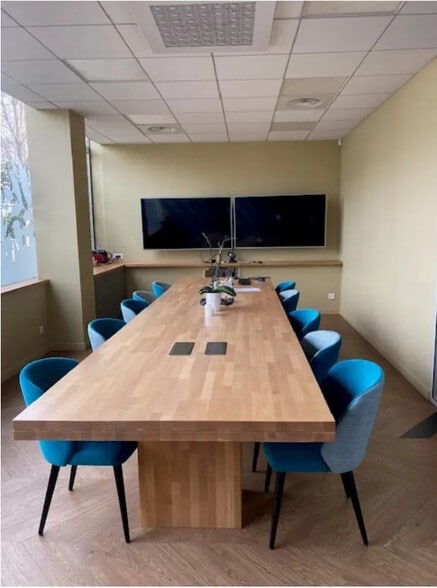 Bureau dans Lyon à vendre - Photo de l’immeuble – Image 2 sur 11
