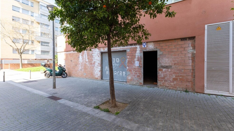 Immeuble residentiel dans Barcelone, Barcelona à vendre - Photo intérieure – Image 1 sur 2