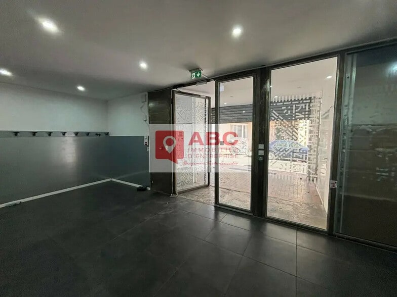 Local d’activités dans Montpellier à louer - Photo de l’immeuble – Image 2 sur 4