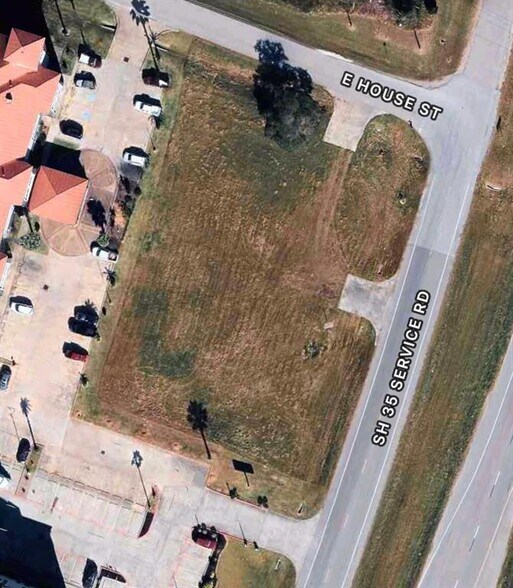 880 S Hwy 35 Byp, Alvin, TX à vendre - Photo de l’immeuble – Image 2 sur 17