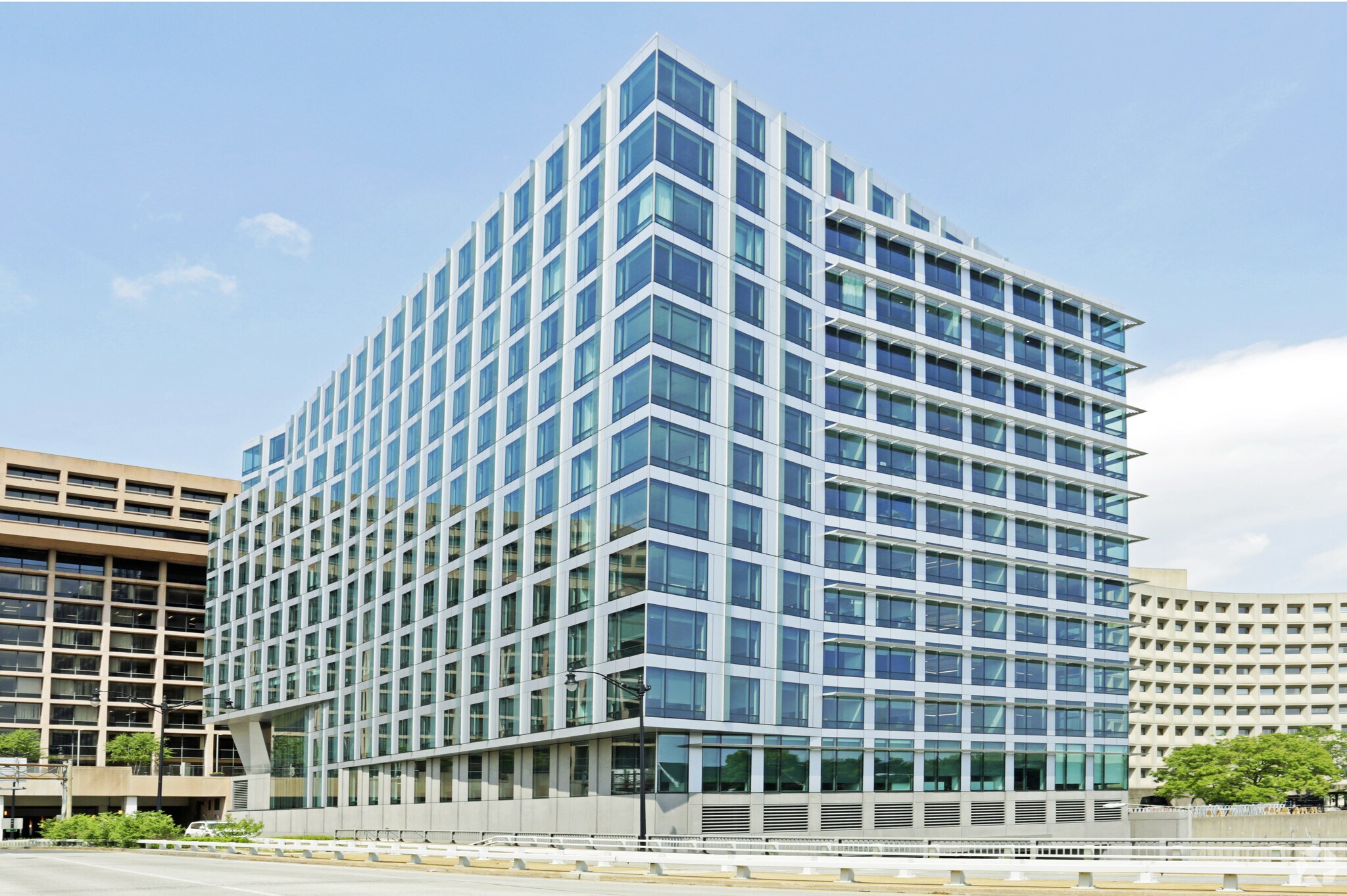 500 L'Enfant Plz SW, Washington, DC à louer Photo principale– Image 1 sur 14