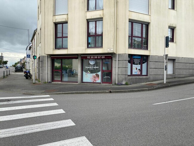 Plus de détails pour Local commercial à louer