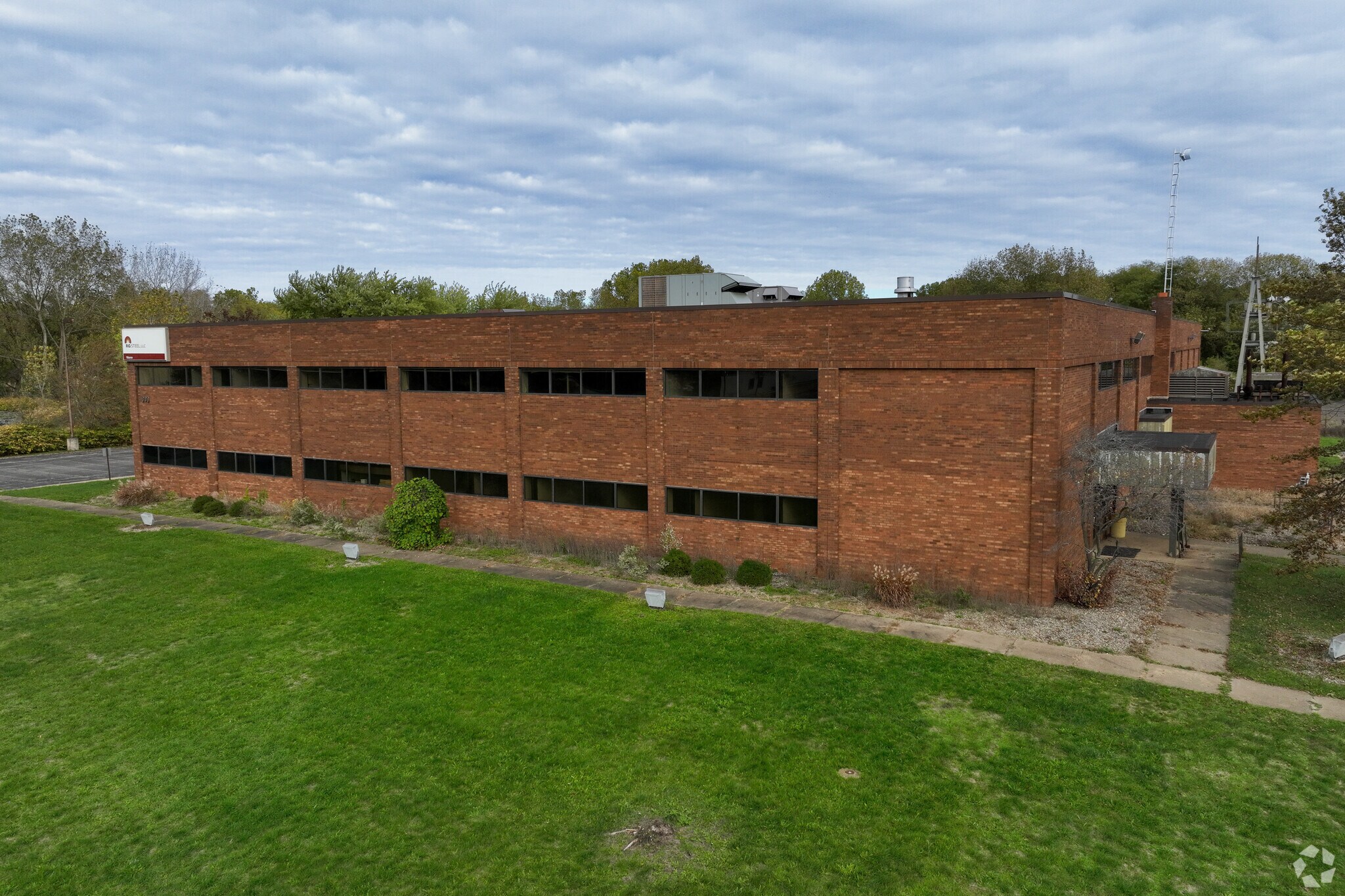 999 Pine Ave, Warren, OH à vendre Photo principale– Image 1 sur 5
