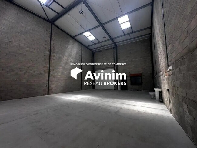 Plus de détails pour Industriel/Logistique à louer
