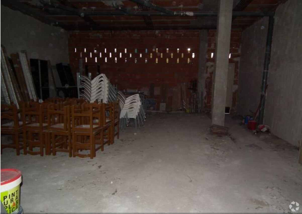 Immeuble residentiel dans El Molar, Madrid à vendre Photo intérieure– Image 1 sur 2