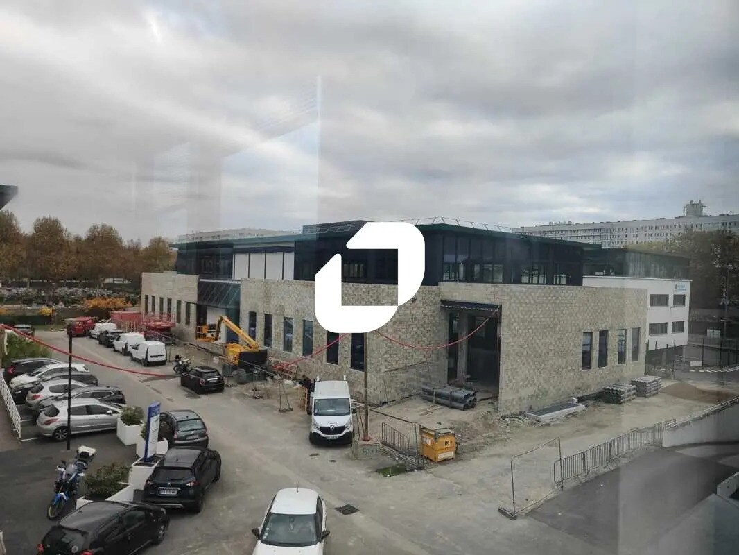 Local d’activités dans Villeneuve-la-Garenne à louer Photo de l’immeuble– Image 1 sur 14