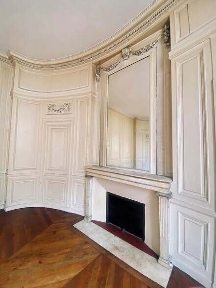 Bureau dans Bordeaux à vendre - Photo de l’immeuble – Image 3 sur 3