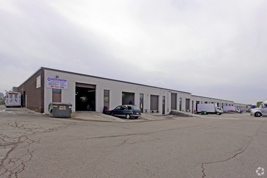 4635 Burgoyne St, Mississauga, ON à louer - Photo de l’immeuble – Image 2 sur 3