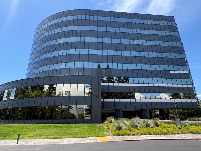 1731 Technology Dr, San Jose, CA à louer - Photo principale – Image 1 sur 4
