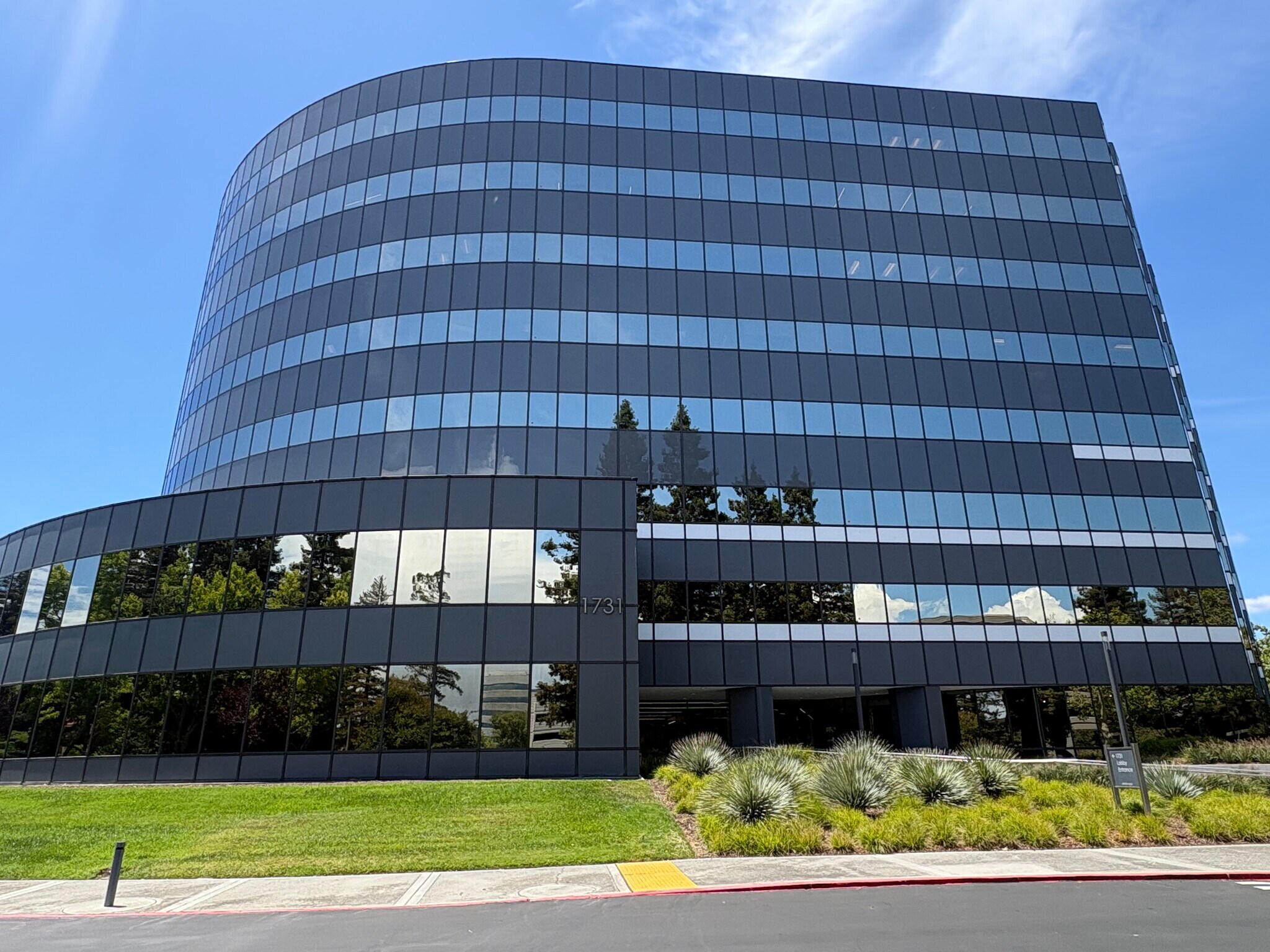 1731 Technology Dr, San Jose, CA à louer Photo principale– Image 1 sur 5
