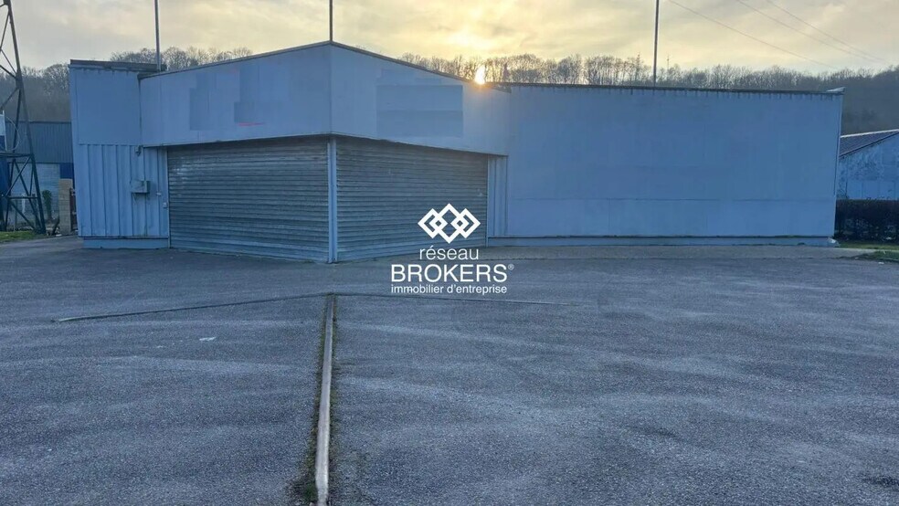 Local d’activités dans Gruchet-le-Valasse à louer - Photo de l’immeuble – Image 1 sur 4