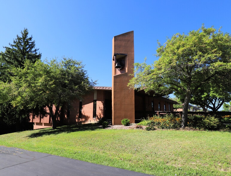 2474 S Ballenger Hwy, Flint, MI à louer - Photo principale – Image 2 sur 9
