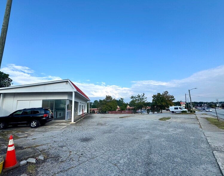 305 N Main St, Mauldin, SC à vendre - Photo de l’immeuble – Image 2 sur 3