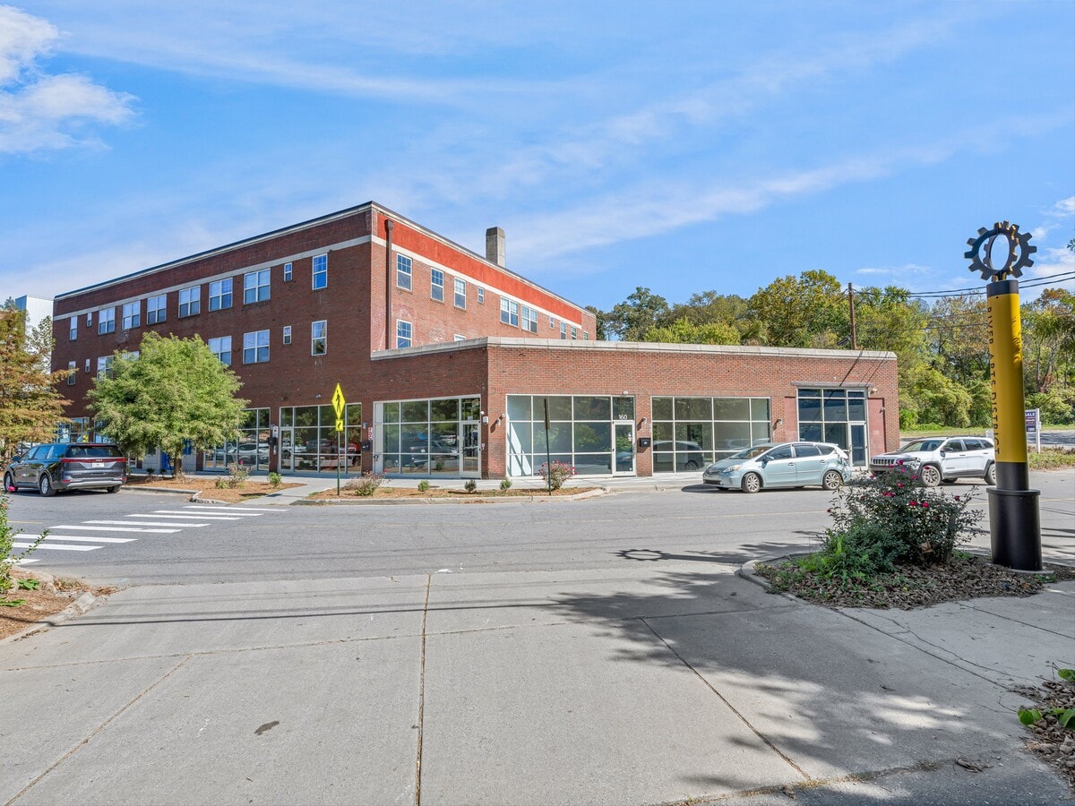 408 Depot St, Asheville, NC 28801 - Lot 150 - - Photo intérieure - Image 2 of 19