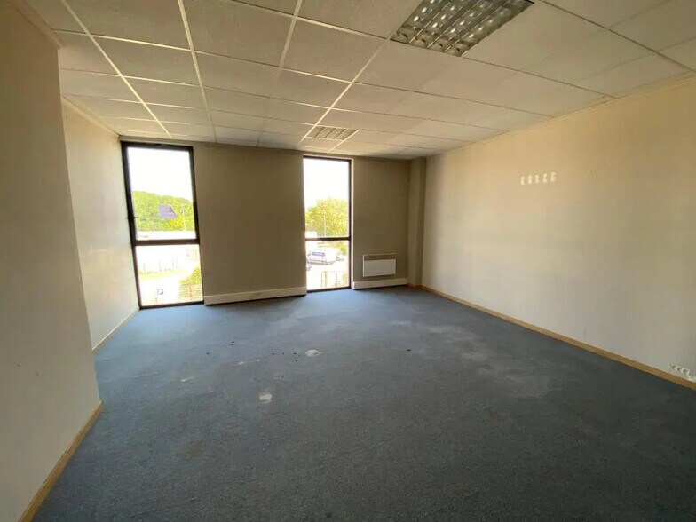 Bureau dans Nogent-le-Phaye à louer - Photo intérieure – Image 3 sur 8