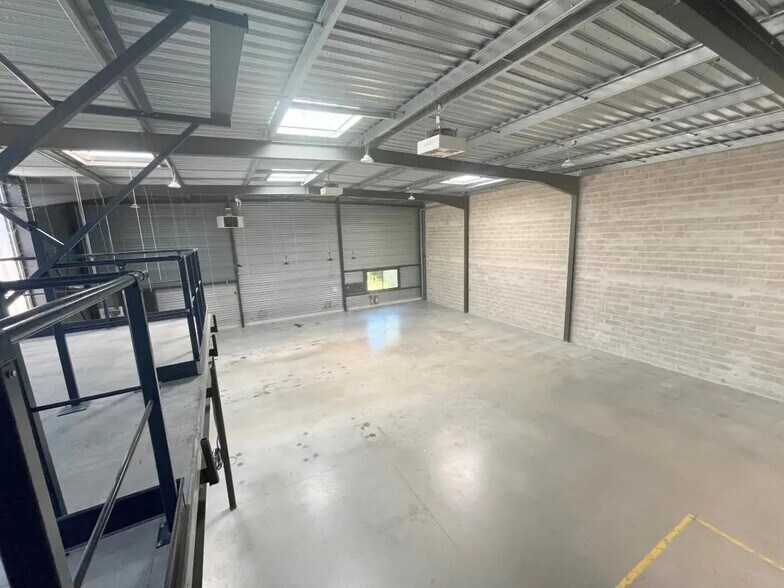 Industriel/Logistique dans Sartrouville à vendre - Photo de l’immeuble – Image 2 sur 15