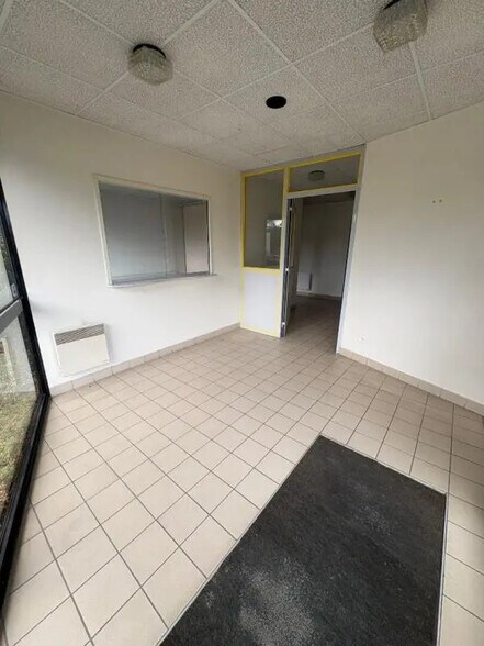 Bureau dans Sainte-Gemmes-sur-Loire à louer - Photo de l’immeuble – Image 3 sur 6