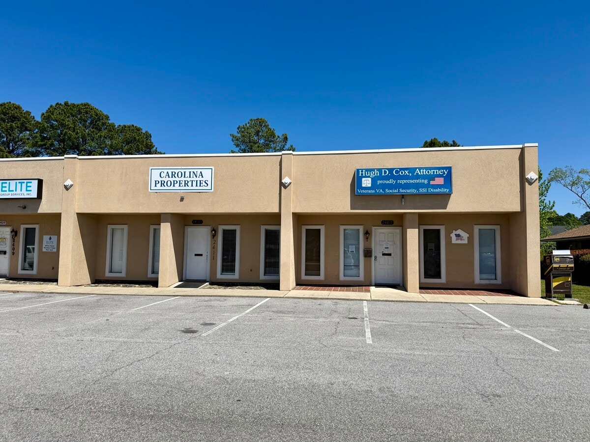 2401-2411 S Charles Blvd, Greenville, NC 27858 - Lot 2411 - - Photo intérieure - Image 1 of 13