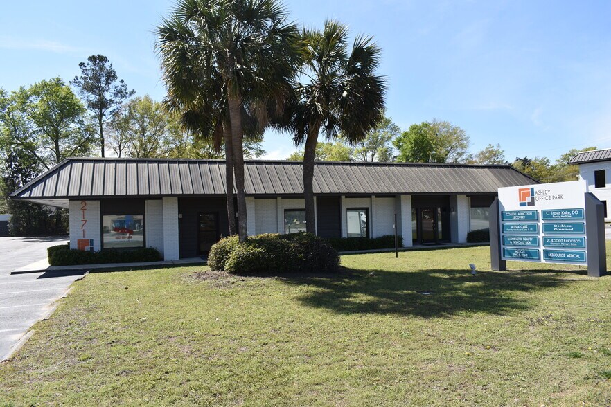 2175 Ashley Phosphate Rd, Charleston, SC à louer - Photo de l’immeuble – Image 3 sur 18