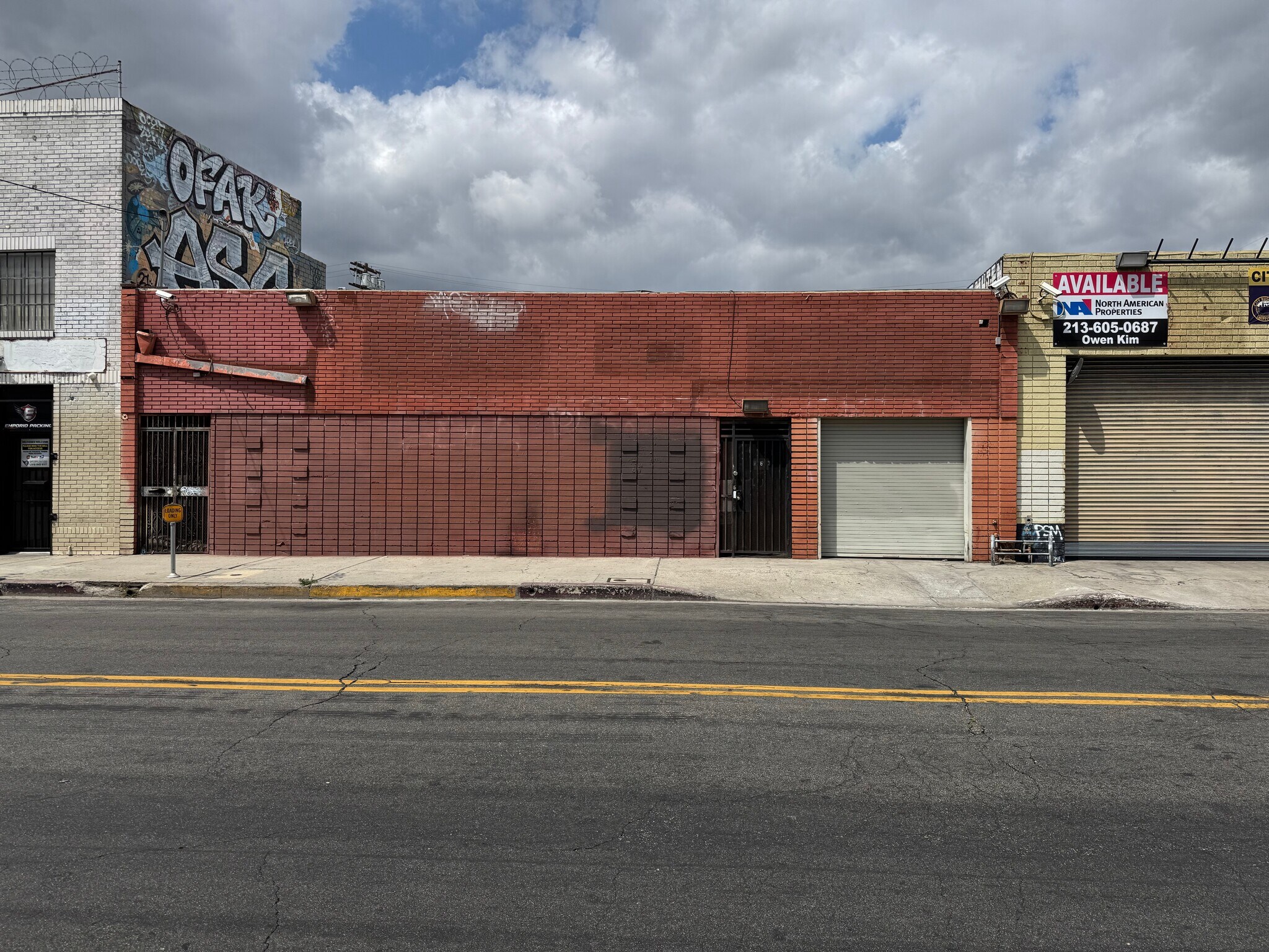 963-967 E 12th St, Los Angeles, CA à louer Photo de l’immeuble– Image 1 sur 7
