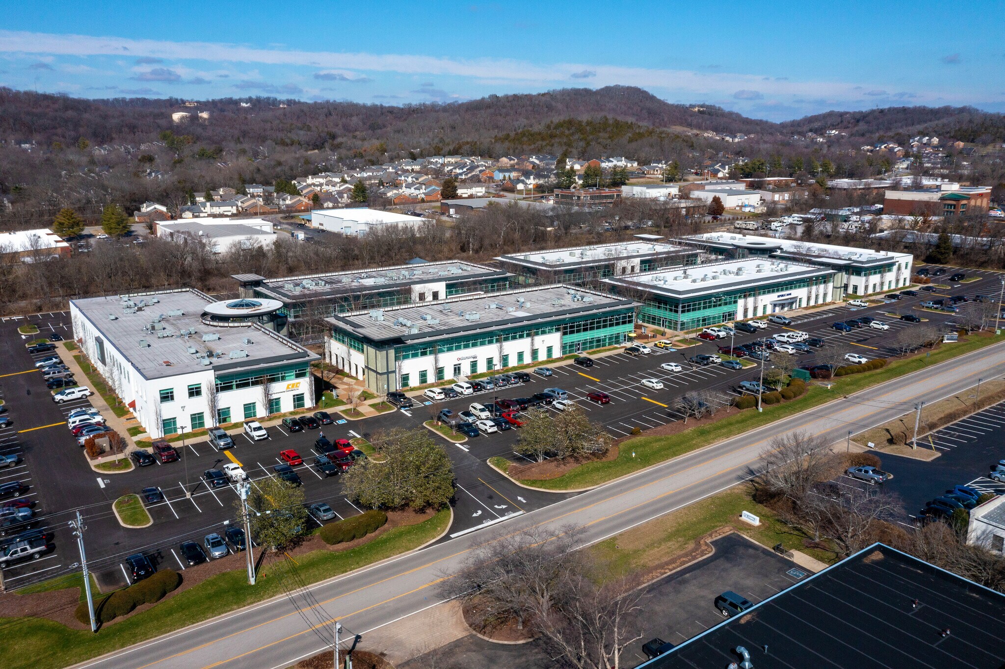 113-117 Seaboard Ln, Franklin, TN à louer Photo principale– Image 1 sur 9