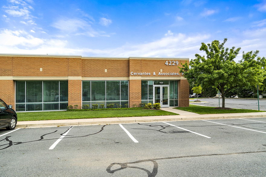 4229 Lafayette Center Dr, Chantilly, VA à louer - Photo de l’immeuble – Image 3 sur 7