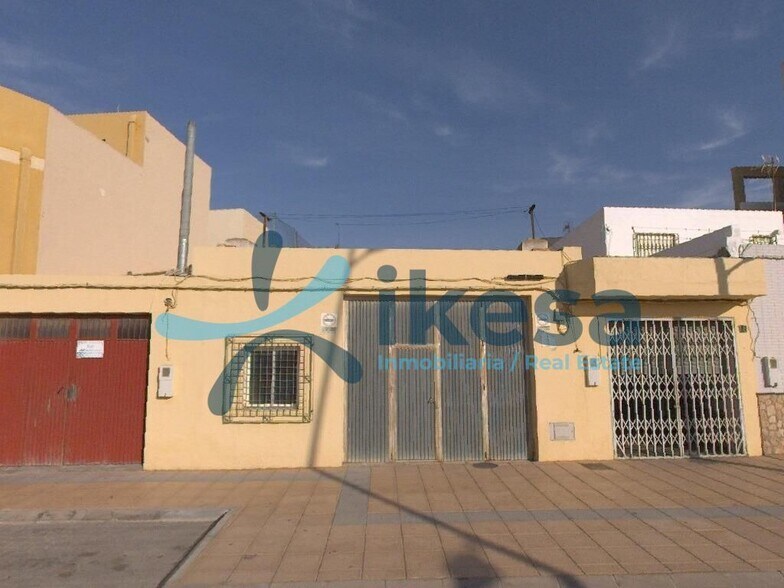 Local commercial dans Almería à vendre - Photo de l’immeuble – Image 1 sur 1
