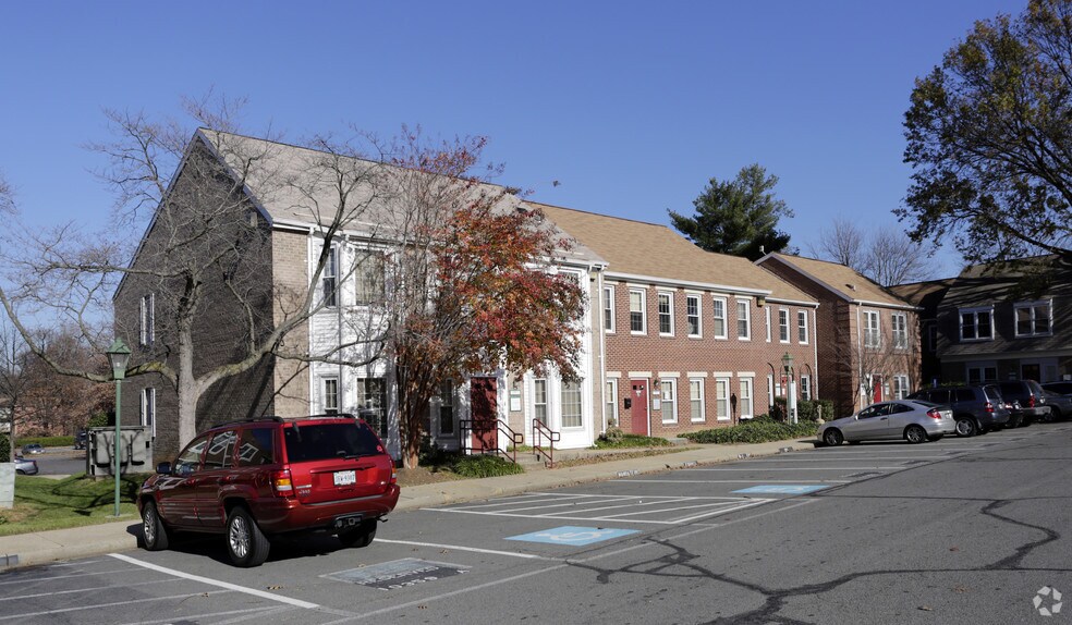 10353-10363 Democracy Ln, Fairfax, VA à louer - Photo de l’immeuble – Image 1 sur 7