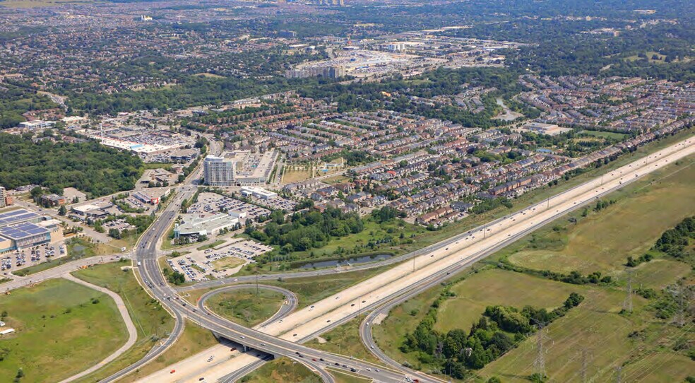 Greenberg Gate, Markham, ON à vendre - Photo de l’immeuble – Image 3 sur 7