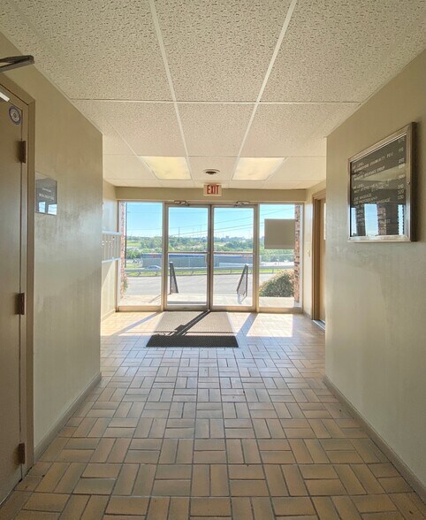 4848 S 120th St, Omaha, NE à louer - Hall d’entrée – Image 3 sur 8