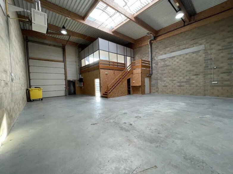 Industriel/Logistique dans Gellainville à louer - Photo de l’immeuble – Image 1 sur 19