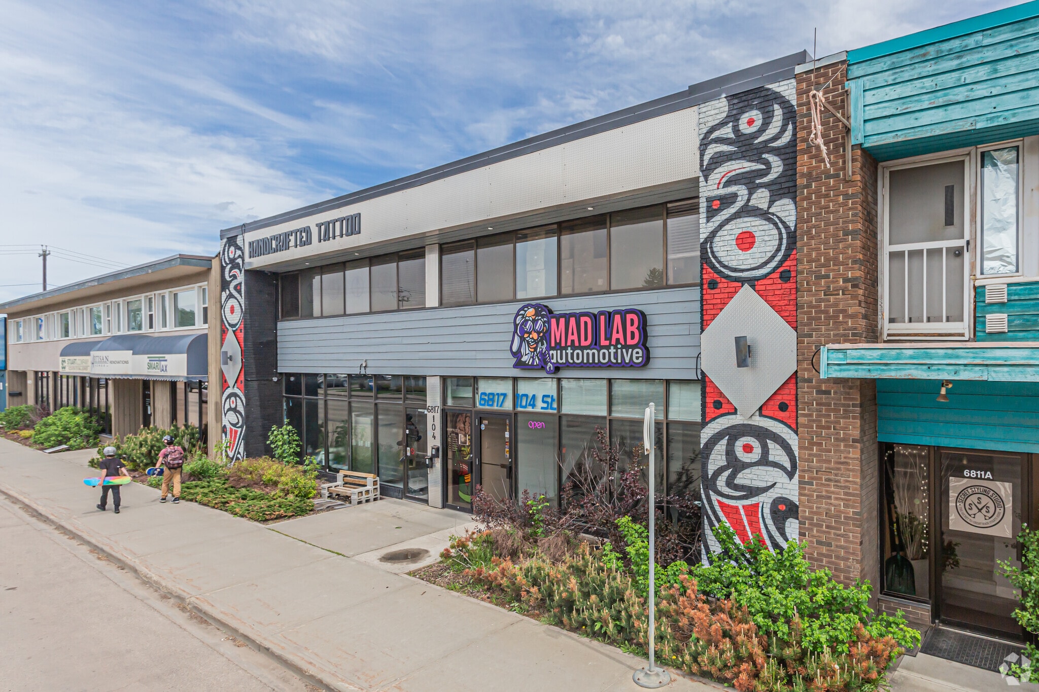 6817 104 St NW, Edmonton, AB à louer Photo de l’immeuble– Image 1 sur 14
