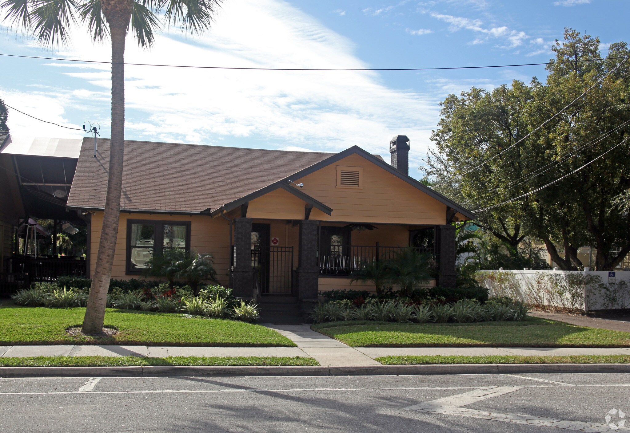 2500 E Azeele St, Tampa, FL à vendre Photo de l’immeuble– Image 1 sur 3