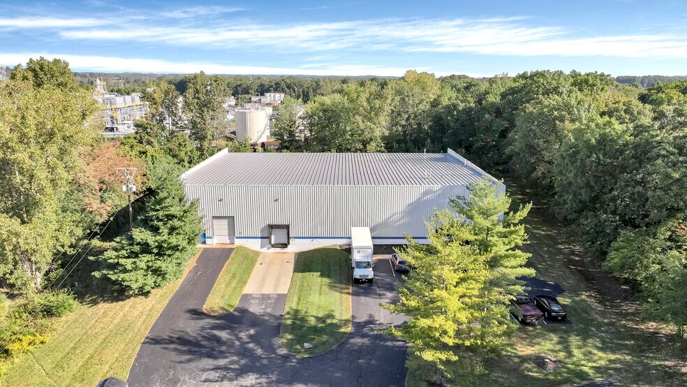 700 O'Neill Dr, Hebron, OH à louer - Photo de l’immeuble – Image 2 sur 4