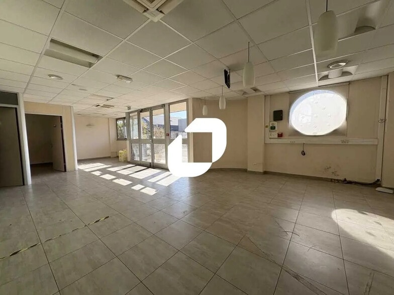 Bureau dans Les Clayes-sous-Bois à louer - Photo intérieure – Image 3 sur 13