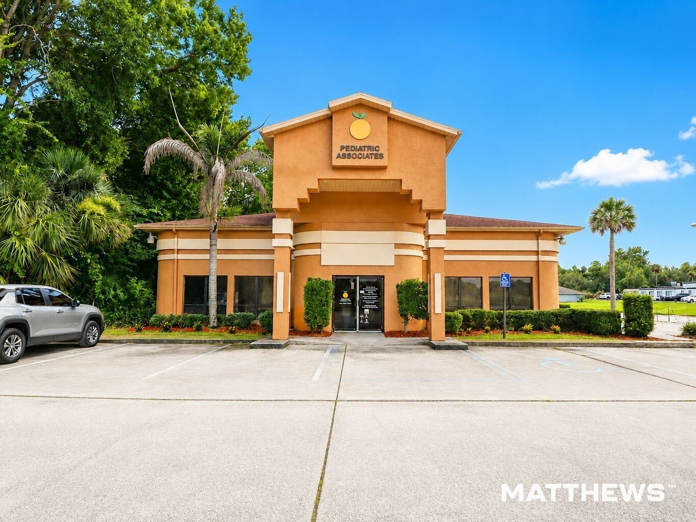 1653 Jess Parrish Ct, Titusville, FL à vendre Photo de l’immeuble– Image 1 sur 5