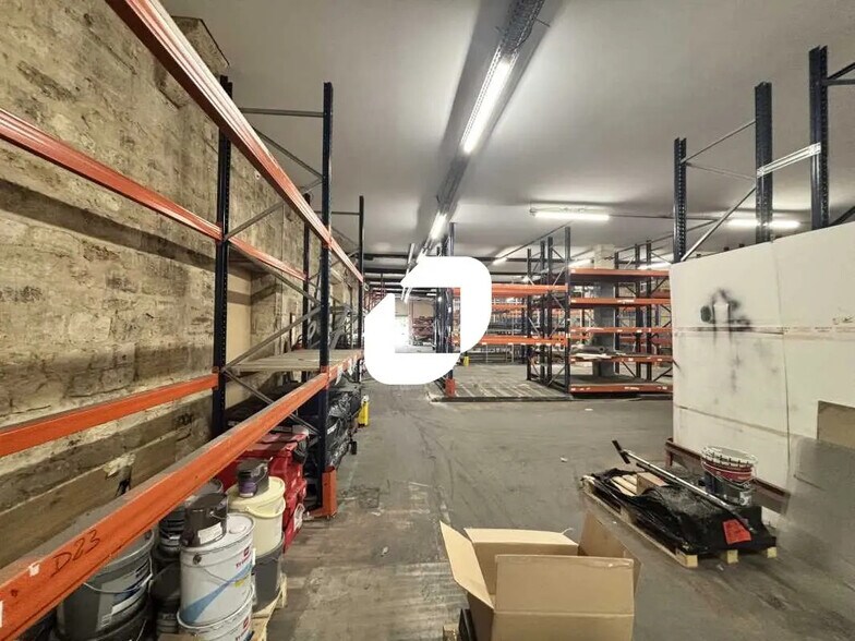 Local d’activités dans Bordeaux à louer - Photo de l’immeuble – Image 2 sur 8