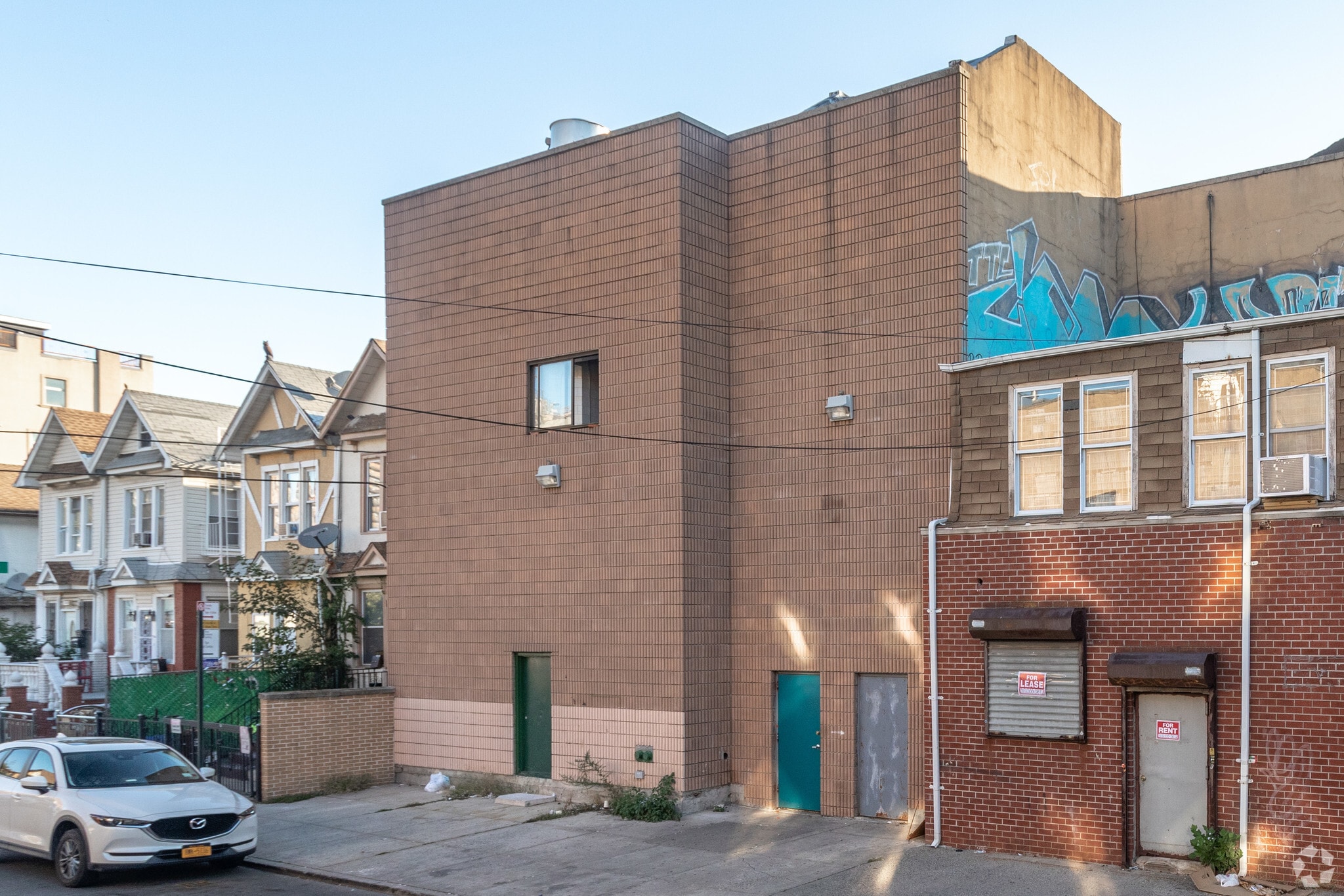 3063-3065 Brighton 2nd St, Brooklyn, NY à louer Photo principale– Image 1 sur 5