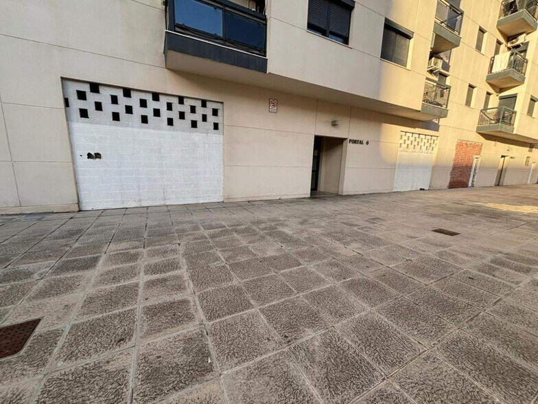 Local commercial dans Algeciras à vendre - Photo de l’immeuble – Image 2 sur 2