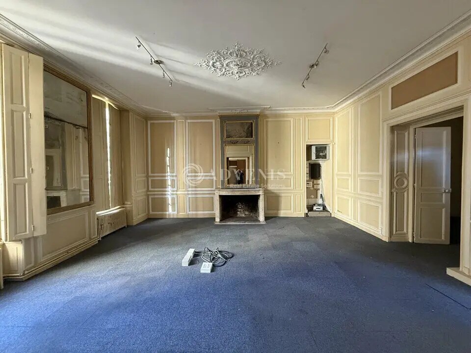 Bureau dans Orléans à louer Photo de l’immeuble– Image 1 sur 9