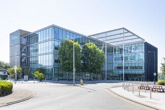 Plus de détails pour 3 Beehive Ring Rd, Gatwick - Bureau à louer