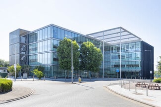 Plus de détails pour 3 Beehive Ring Rd, Gatwick - Bureau à louer