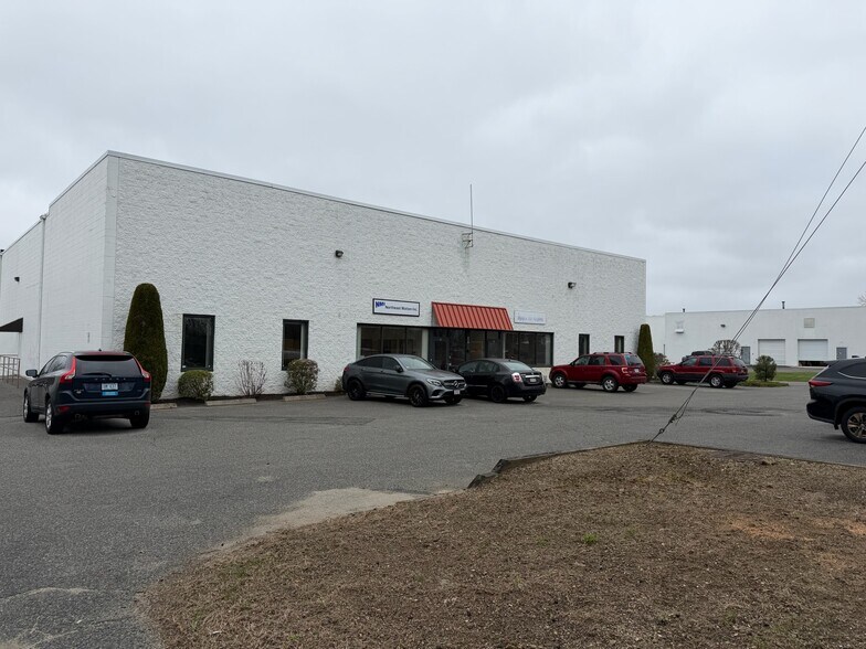 410 Harris Rd, Smithfield, RI à louer - Photo de l’immeuble – Image 2 sur 2
