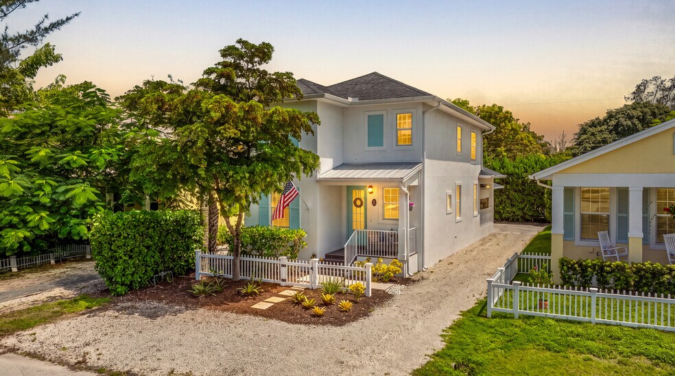 2974 Van Buren Ave, Naples, FL à vendre - Photo de l’immeuble – Image 1 sur 67